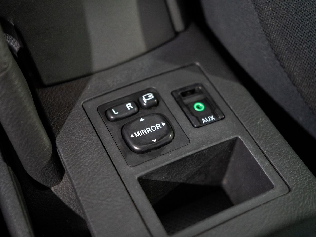 Toyota RAV4 2010 - фото автомобиля