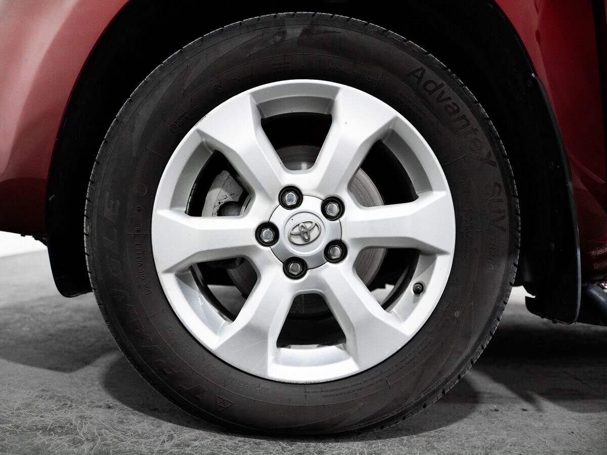 Toyota RAV4 2010 - фото автомобиля