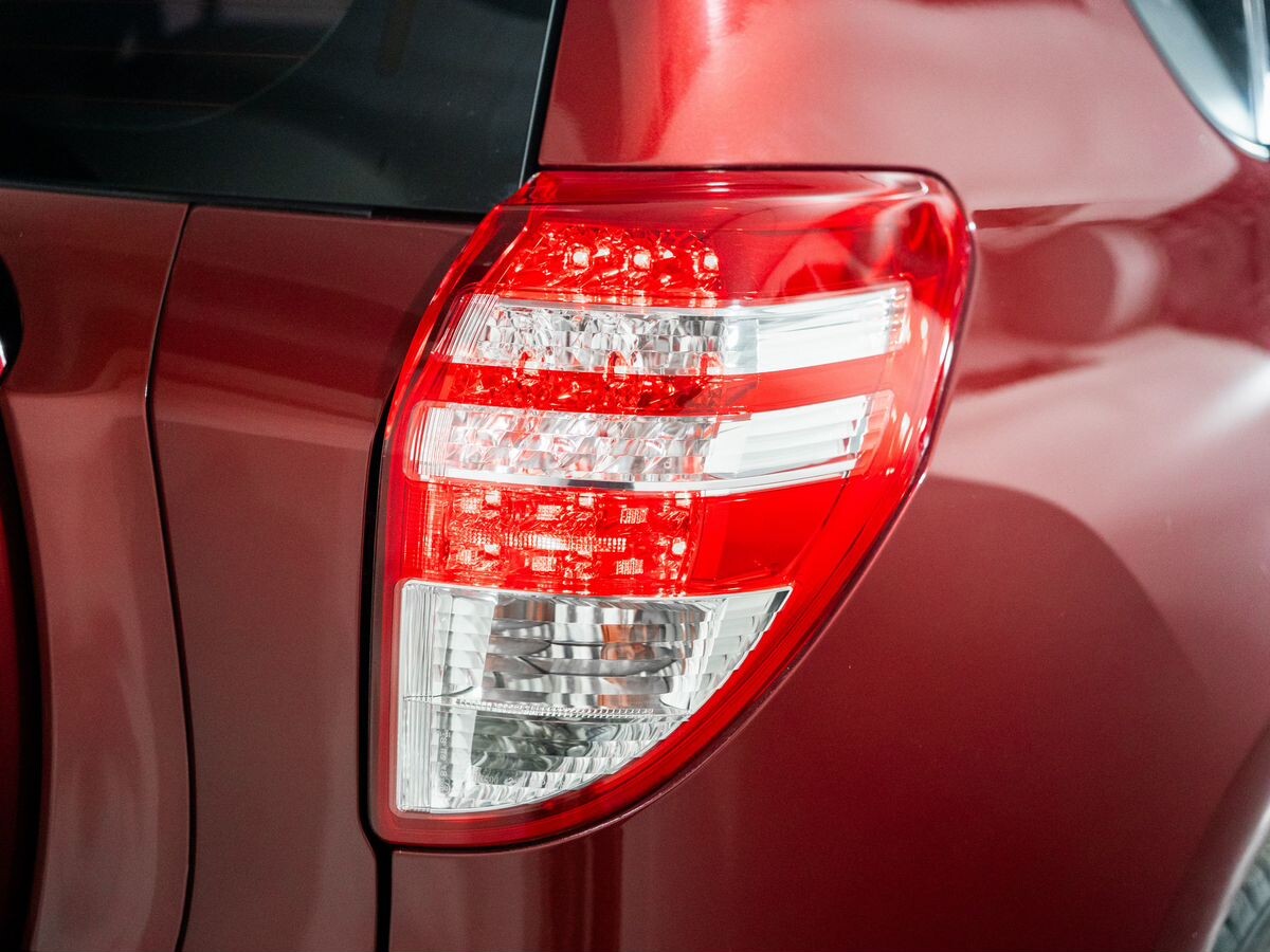 Toyota RAV4 2010 - фото автомобиля
