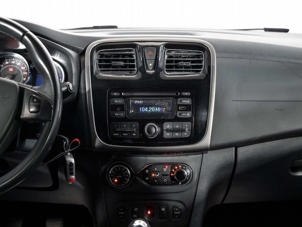 Renault Sandero Stepway 2016 - фото автомобиля