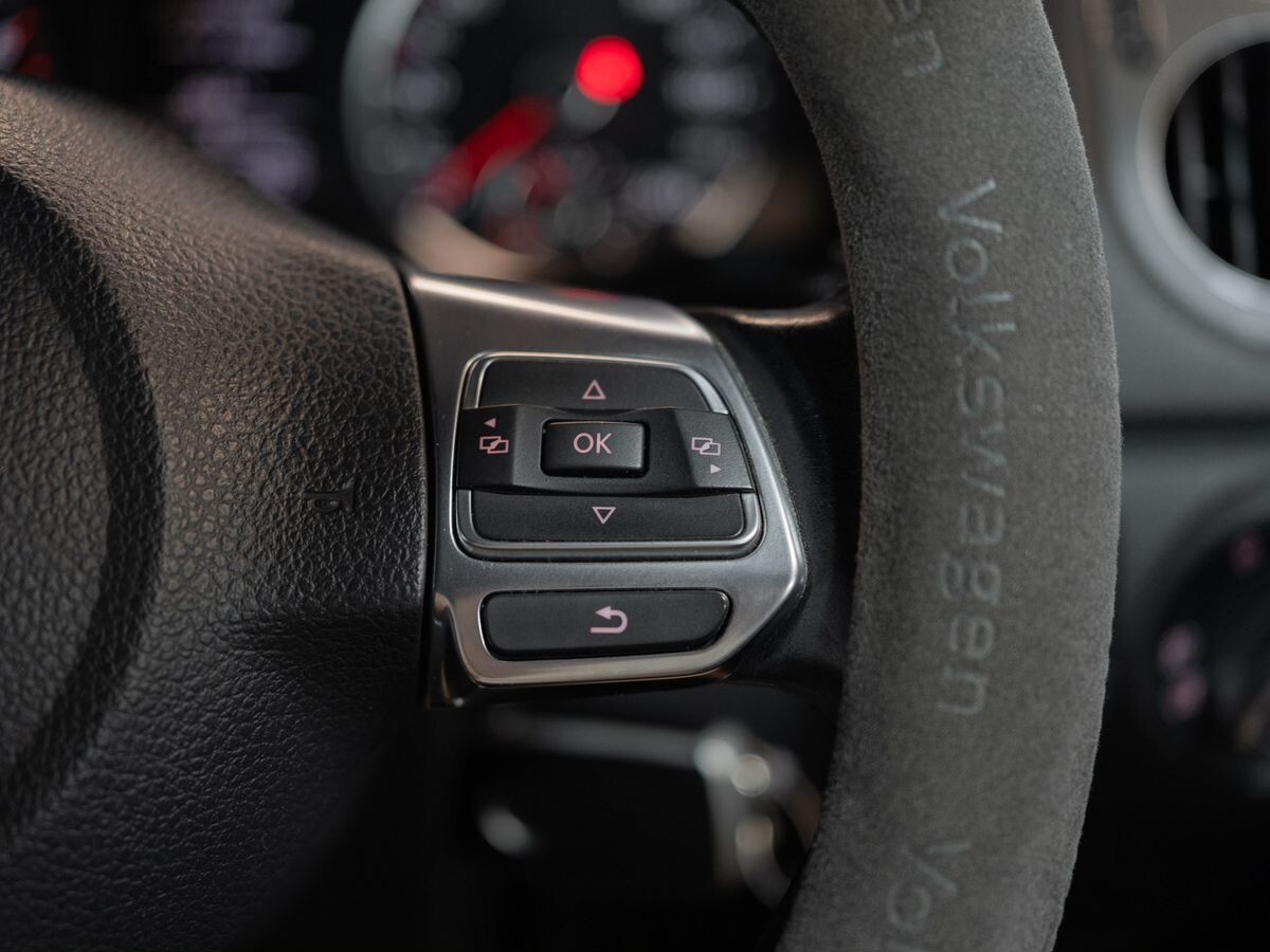 Volkswagen Tiguan 2015 - фото автомобиля