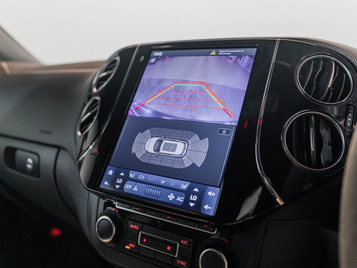 Volkswagen Tiguan 2015 - фото автомобиля