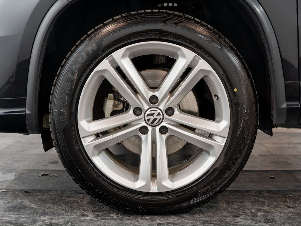 Volkswagen Tiguan 2015 - фото автомобиля