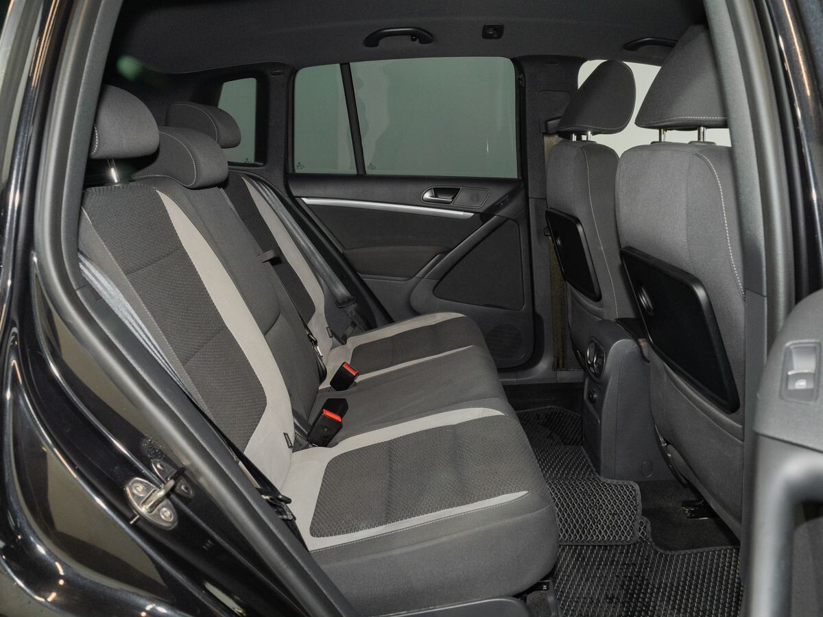Volkswagen Tiguan 2015 - фото автомобиля