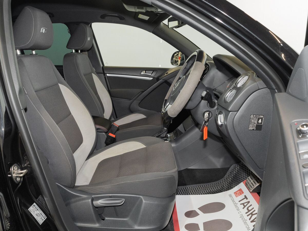 Volkswagen Tiguan 2015 - фото автомобиля