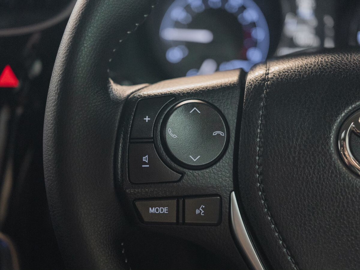 Toyota Auris 2016 - фото автомобиля