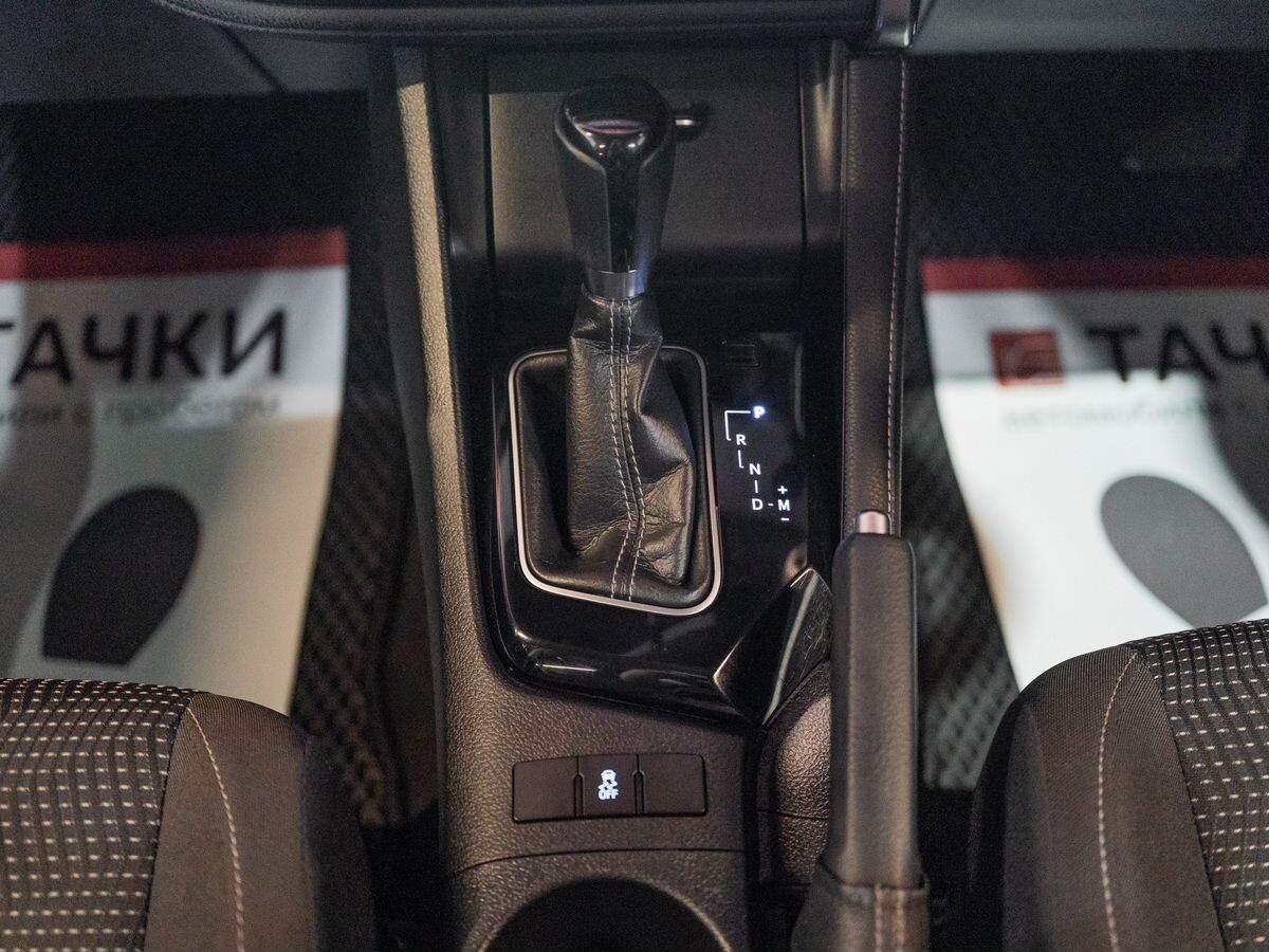 Toyota Auris 2016 - фото автомобиля
