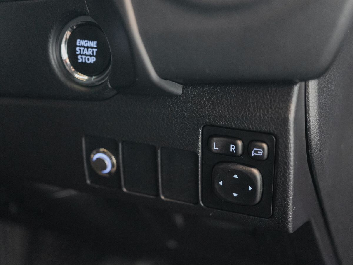 Toyota Auris 2016 - фото автомобиля