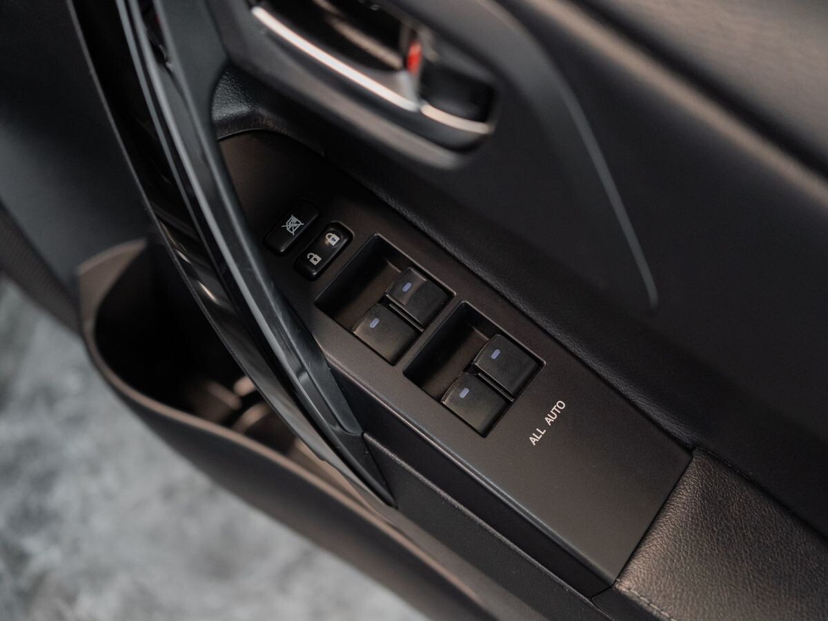 Toyota Auris 2016 - фото автомобиля
