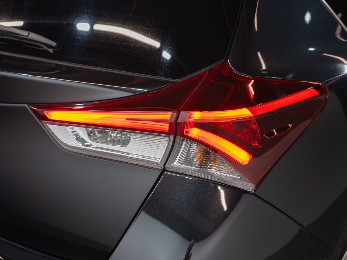 Toyota Auris 2016 - фото автомобиля