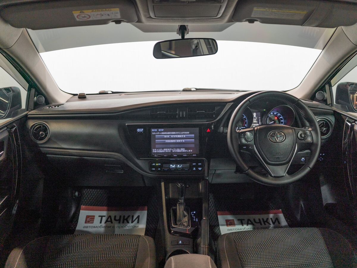 Toyota Auris 2016 - фото автомобиля