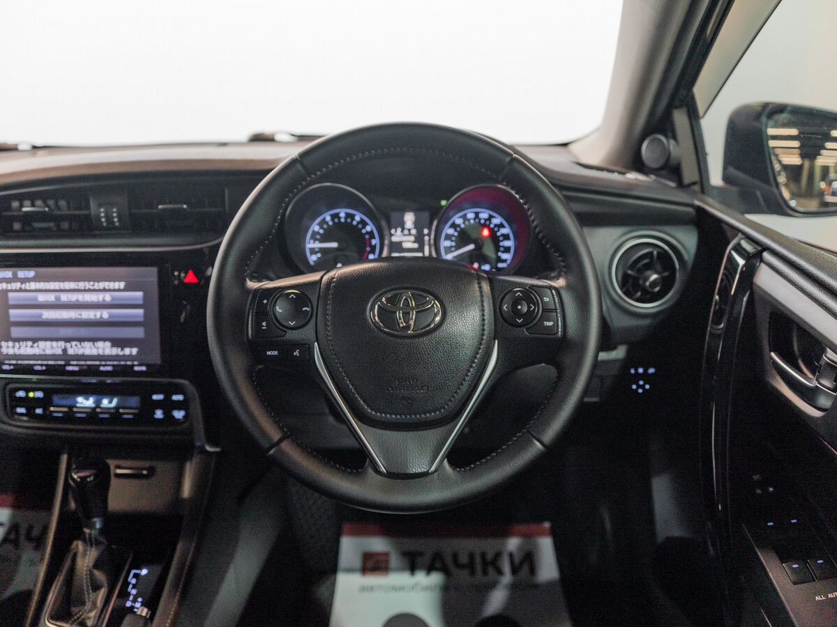 Toyota Auris 2016 - фото автомобиля