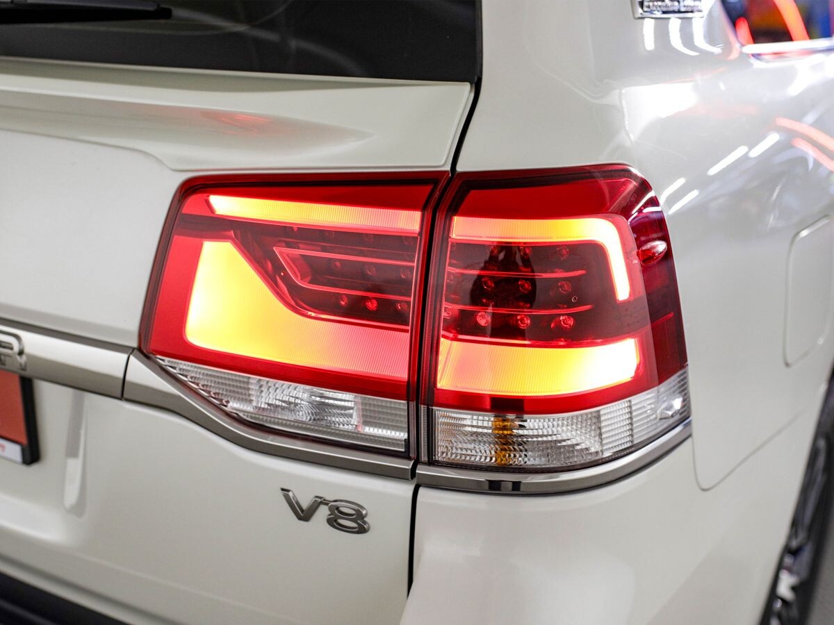 Toyota Land Cruiser 2021 - фото автомобиля