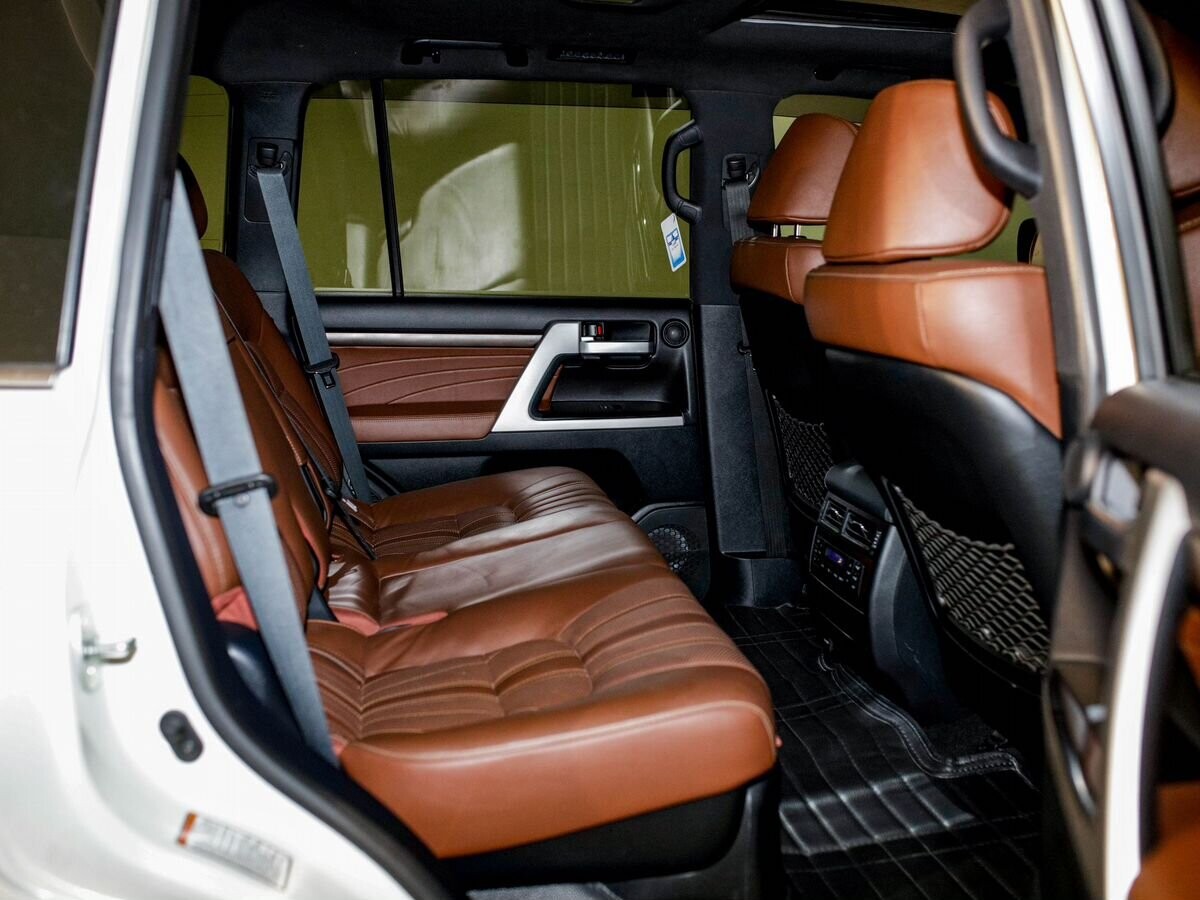 Toyota Land Cruiser 2021 - фото автомобиля