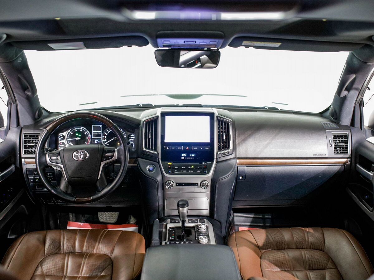 Toyota Land Cruiser 2021 - фото автомобиля