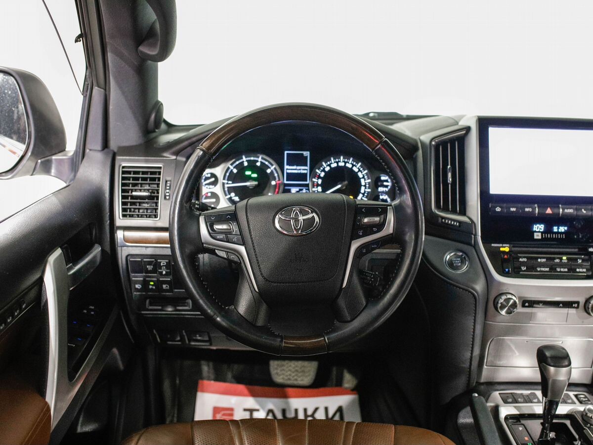 Toyota Land Cruiser 2021 - фото автомобиля