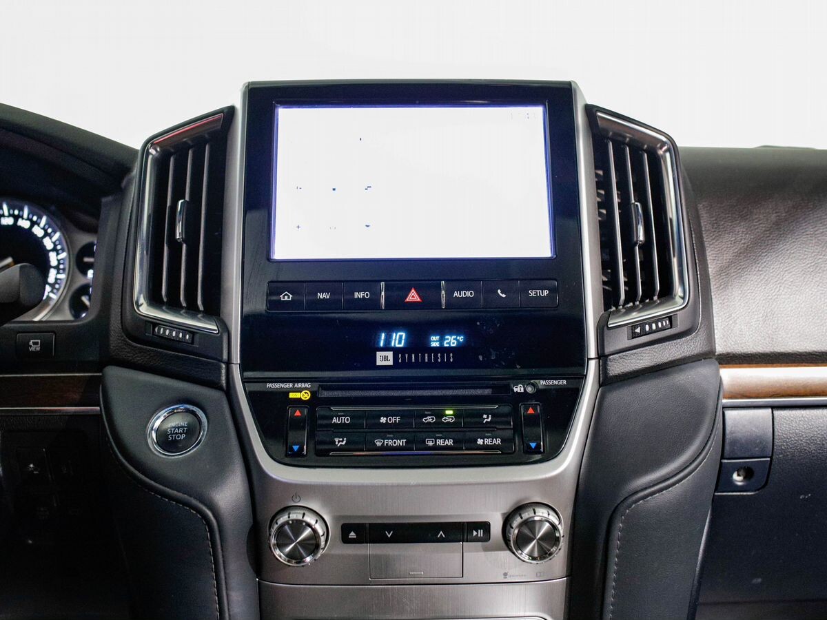 Toyota Land Cruiser 2021 - фото автомобиля