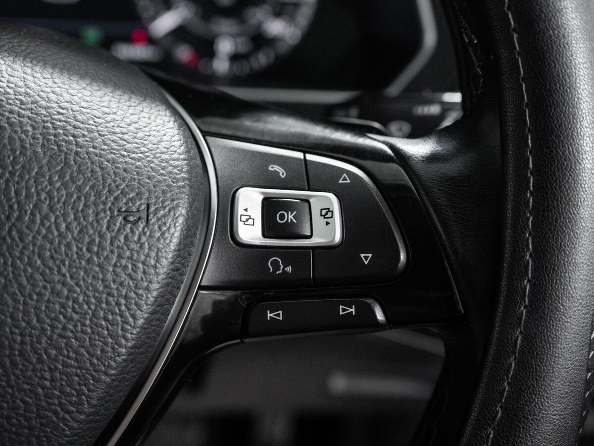 Volkswagen Tiguan 2018 - фото автомобиля