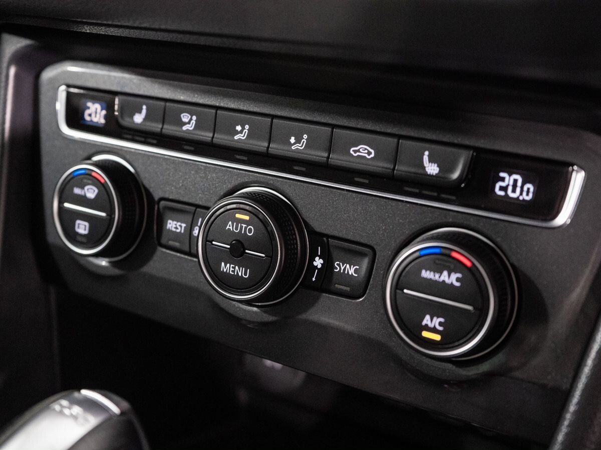 Volkswagen Tiguan 2018 - фото автомобиля