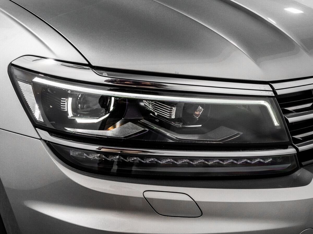 Volkswagen Tiguan 2018 - фото автомобиля