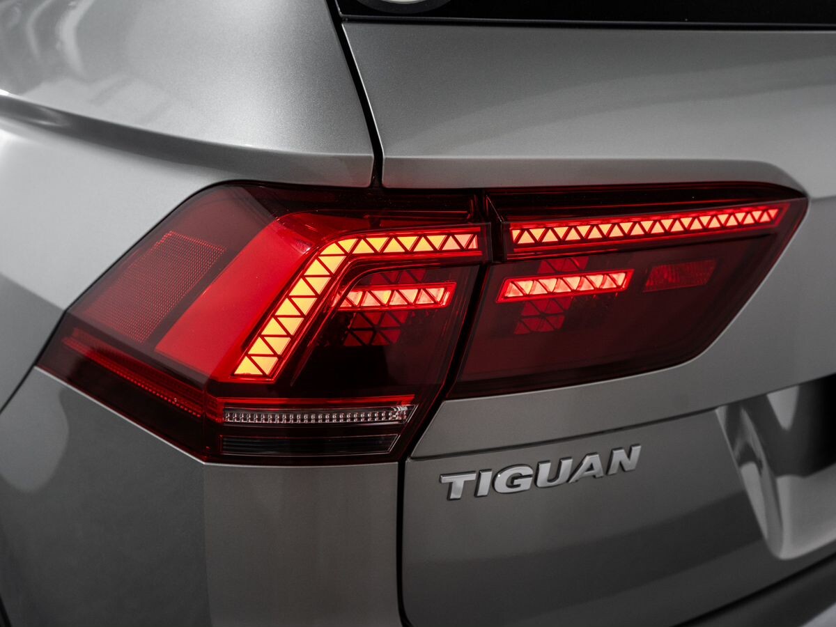 Volkswagen Tiguan 2018 - фото автомобиля