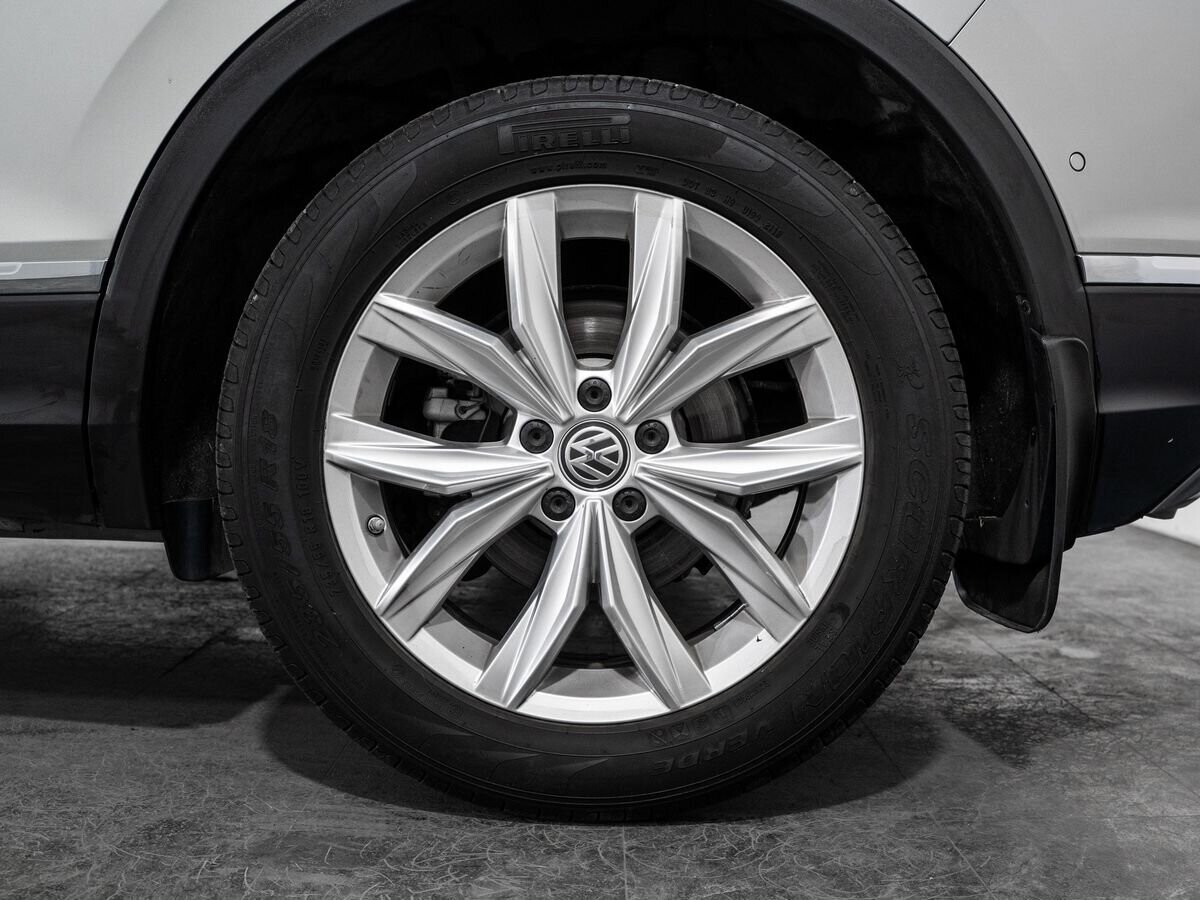 Volkswagen Tiguan 2018 - фото автомобиля