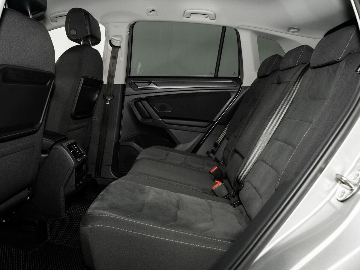 Volkswagen Tiguan 2018 - фото автомобиля