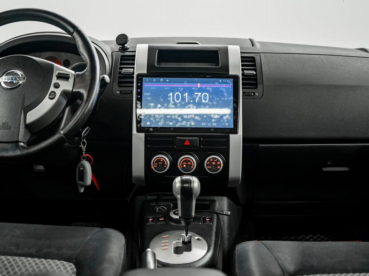Nissan X-Trail 2010 - фото автомобиля