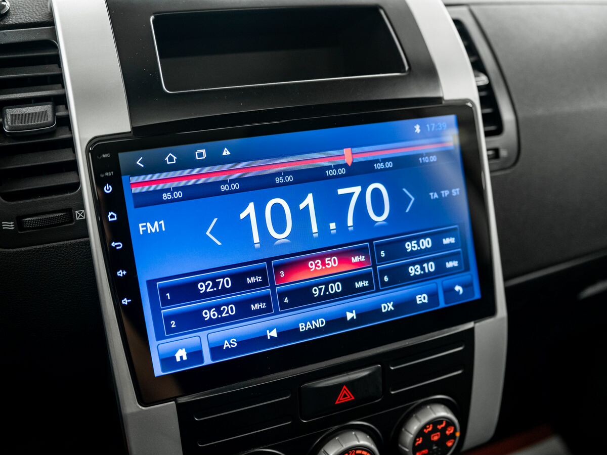 Nissan X-Trail 2010 - фото автомобиля