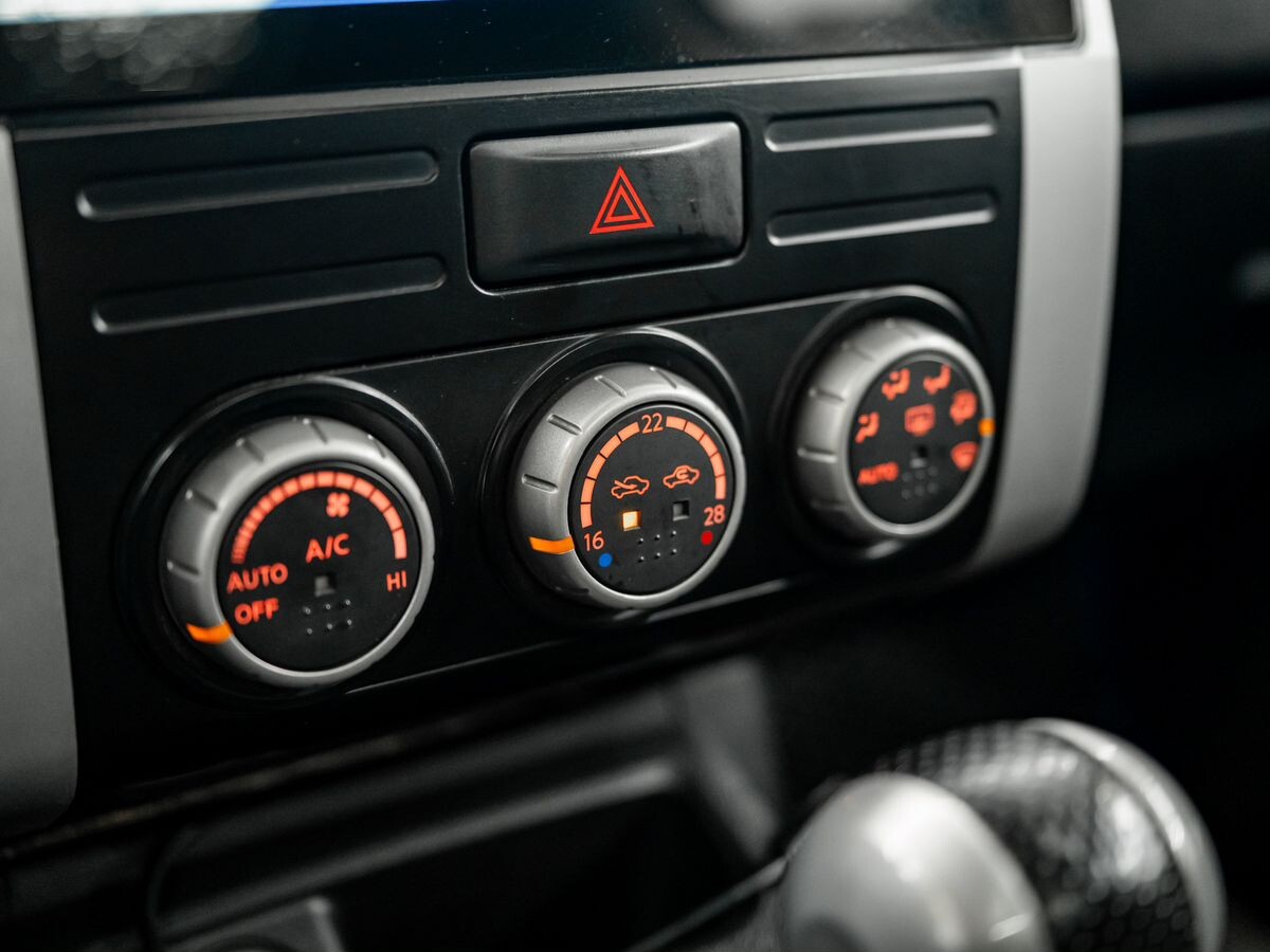 Nissan X-Trail 2010 - фото автомобиля