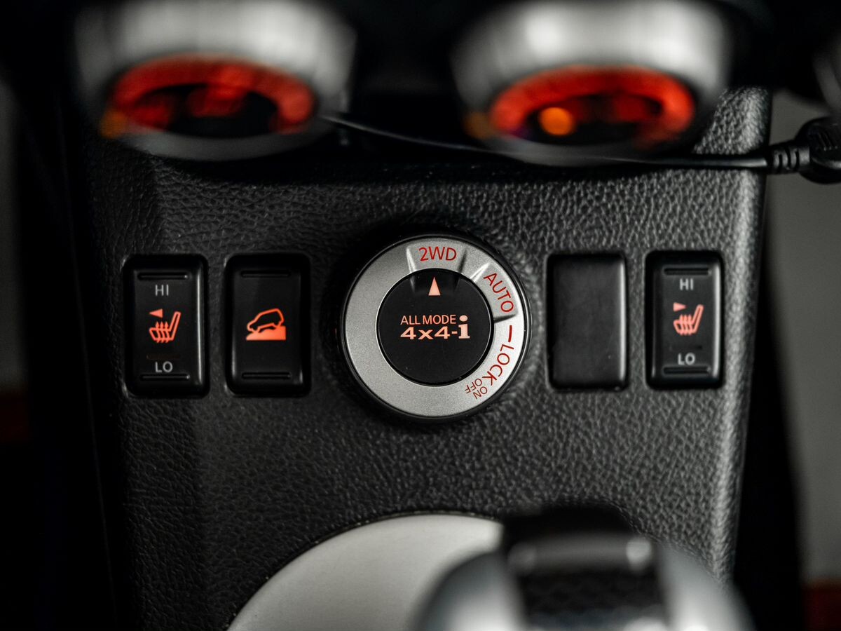 Nissan X-Trail 2010 - фото автомобиля