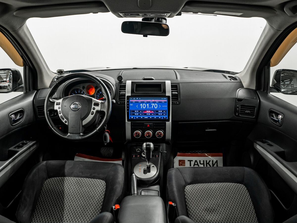 Nissan X-Trail 2010 - фото автомобиля