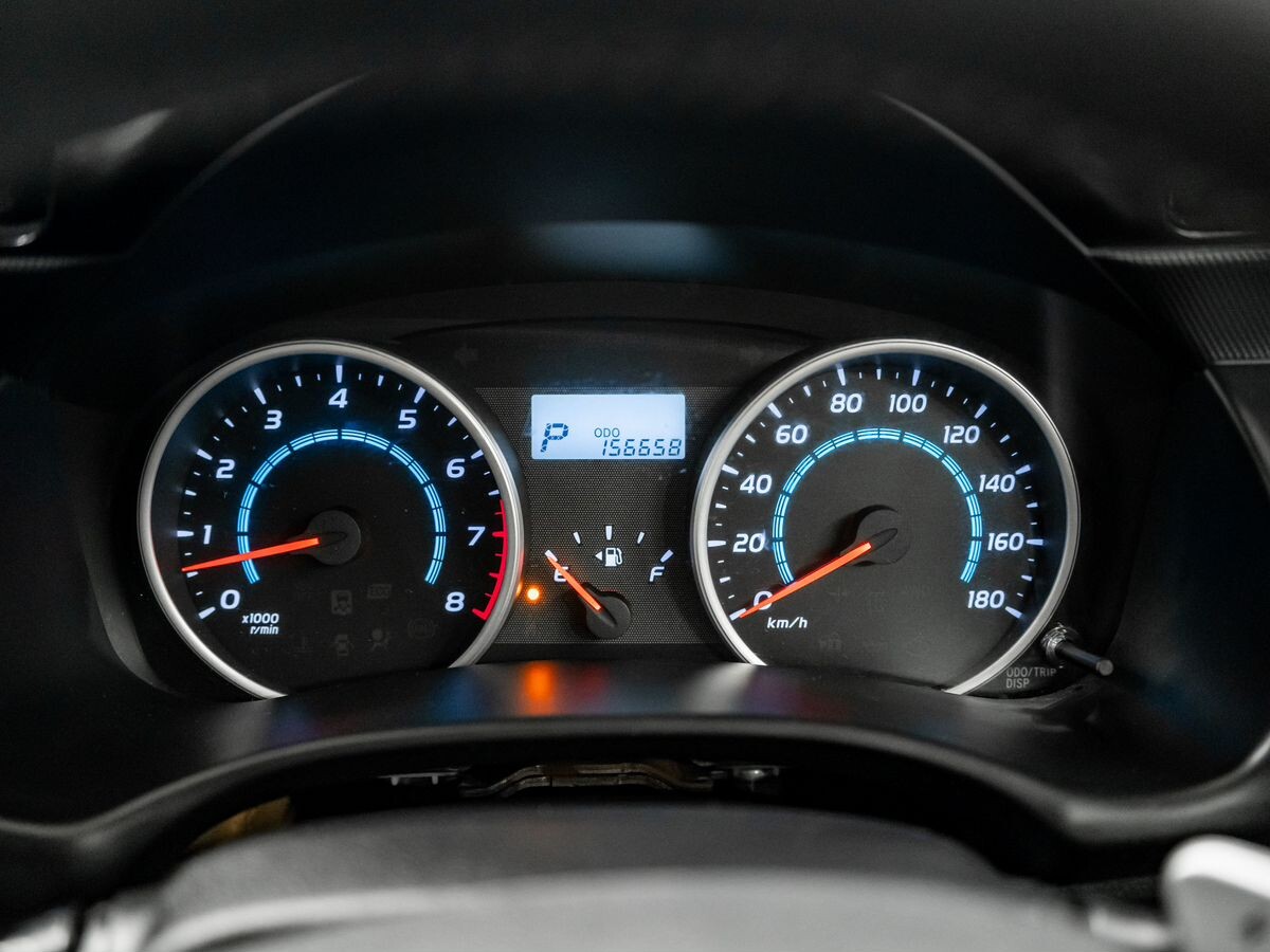Toyota Wish 2010 - фото автомобиля