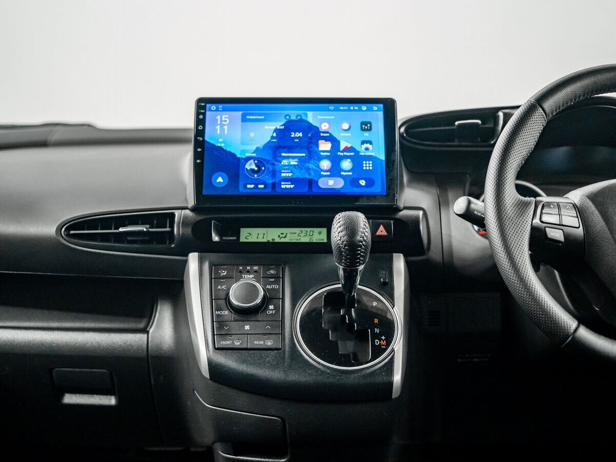Toyota Wish 2010 - фото автомобиля