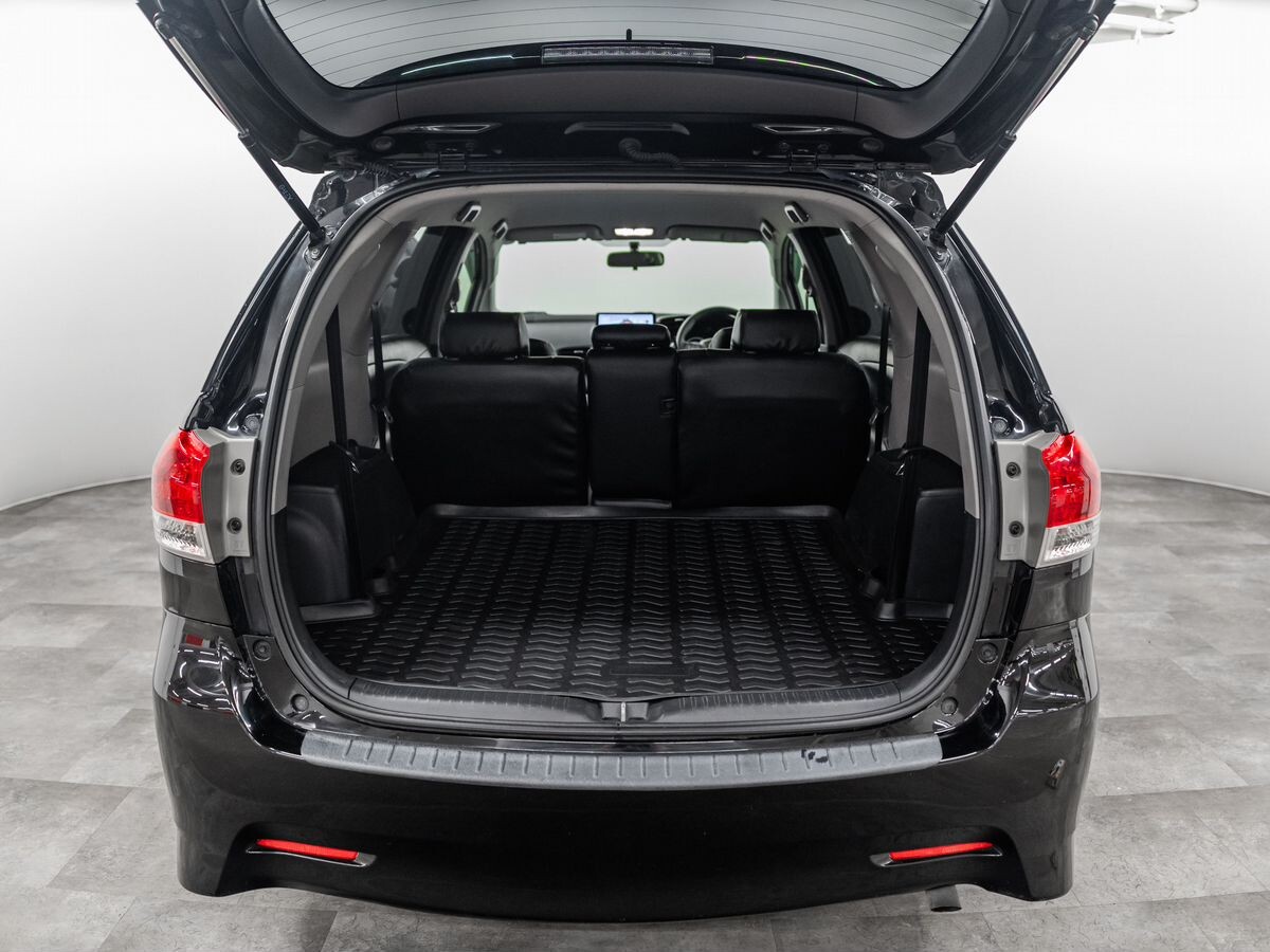 Toyota Wish 2010 - фото автомобиля