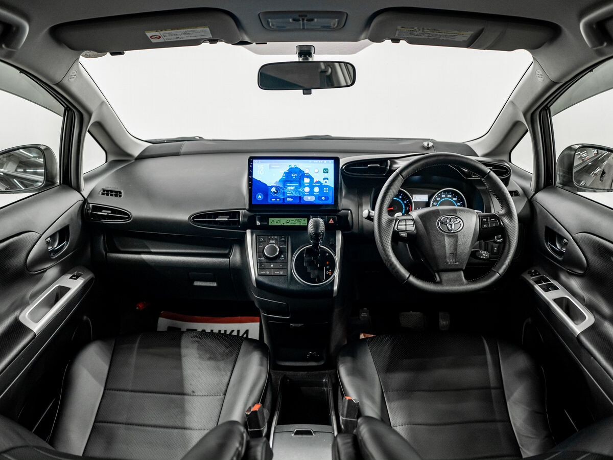 Toyota Wish 2010 - фото автомобиля