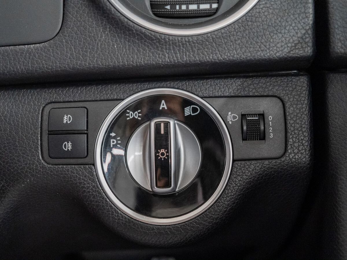 Mercedes-Benz C-Class 2011 - фото автомобиля
