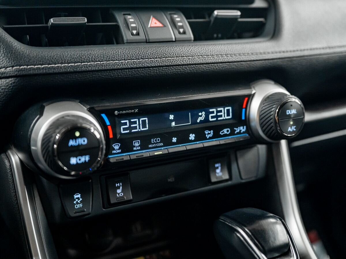 Toyota RAV4 2024 - фото автомобиля