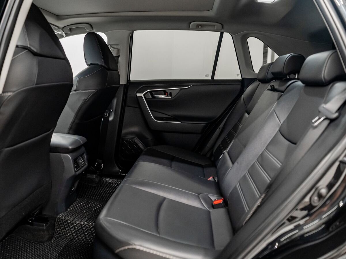 Toyota RAV4 2024 - фото автомобиля
