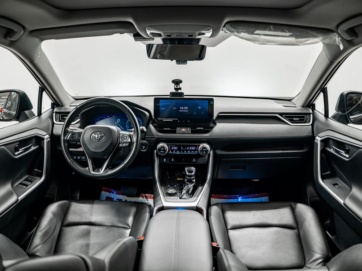 Toyota RAV4 2024 - фото автомобиля