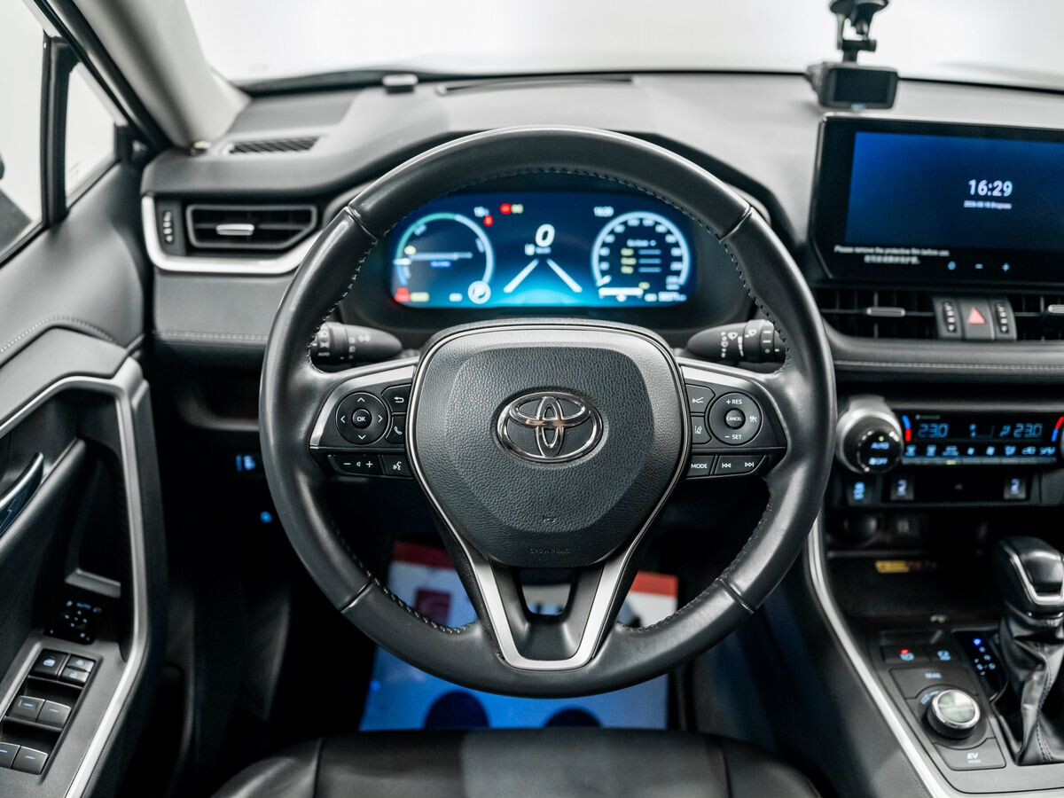 Toyota RAV4 2024 - фото автомобиля
