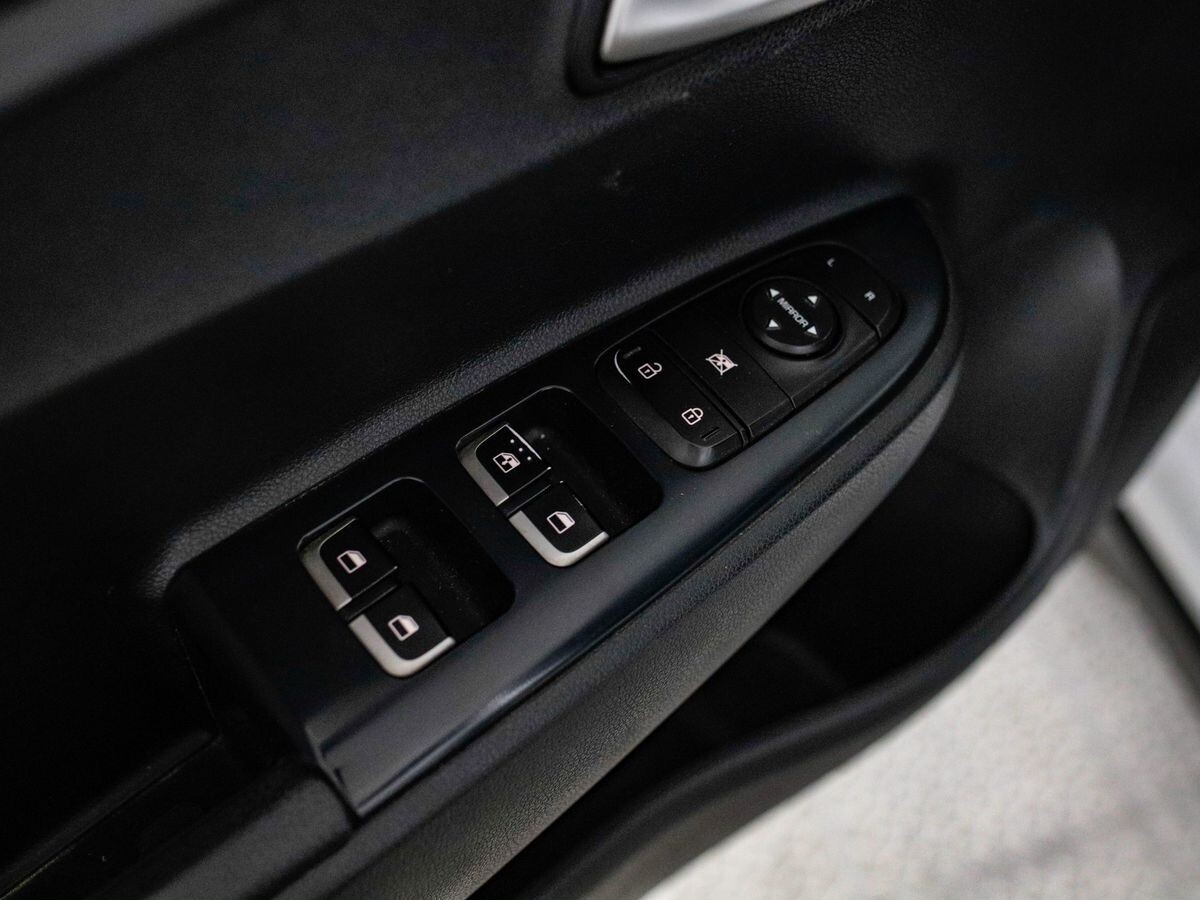 Kia Rio 2021 - фото автомобиля