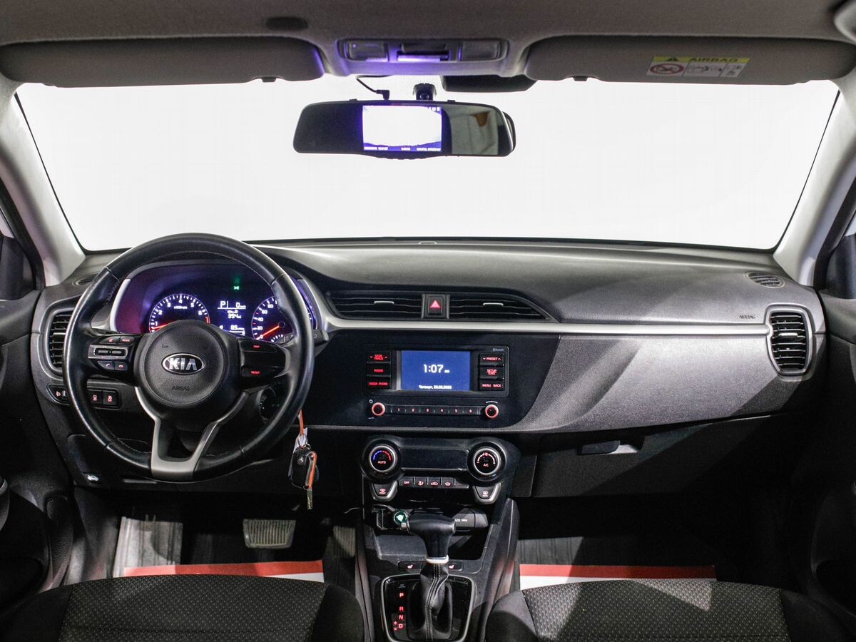 Kia Rio 2021 - фото автомобиля