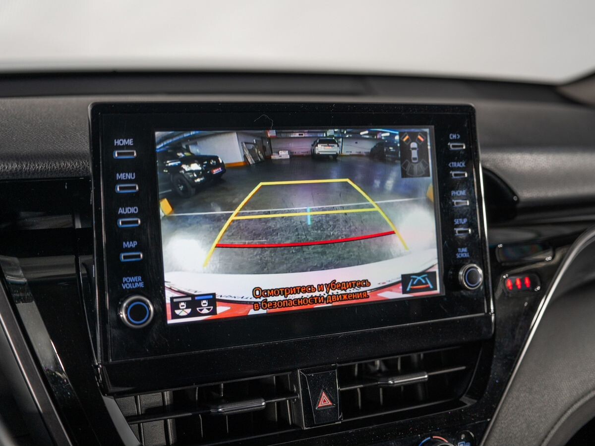 Toyota Camry 2021 - фото автомобиля
