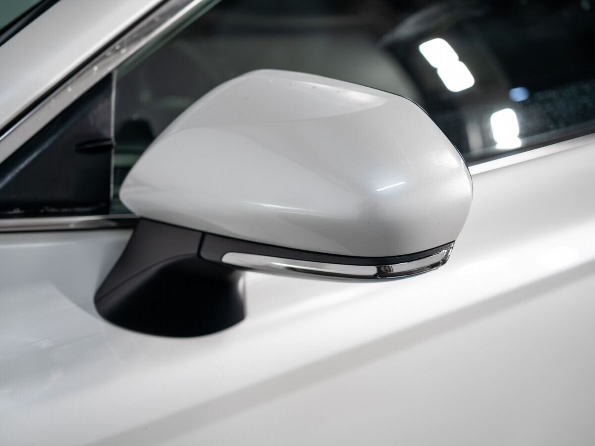 Toyota Camry 2021 - фото автомобиля