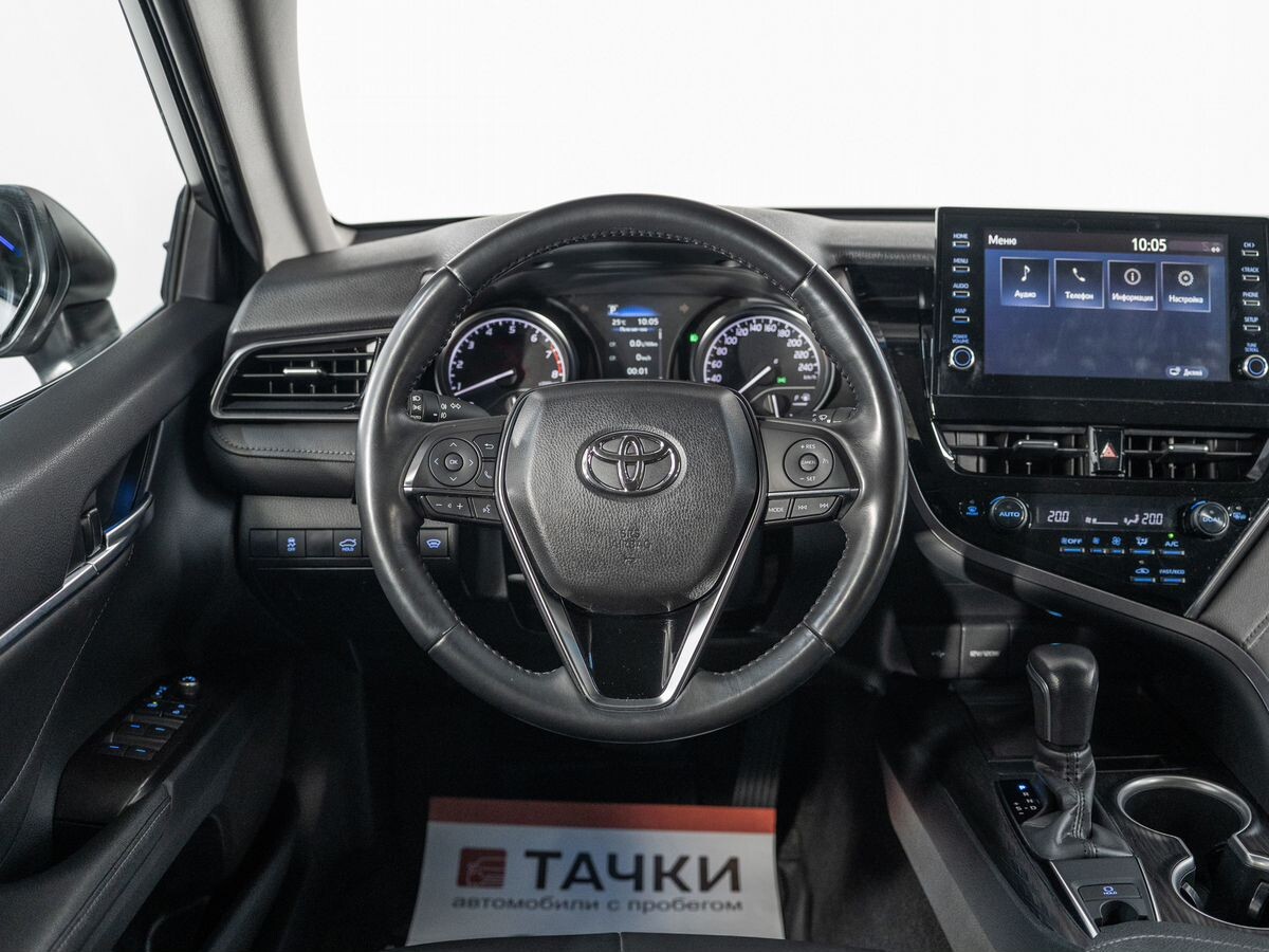 Toyota Camry 2021 - фото автомобиля