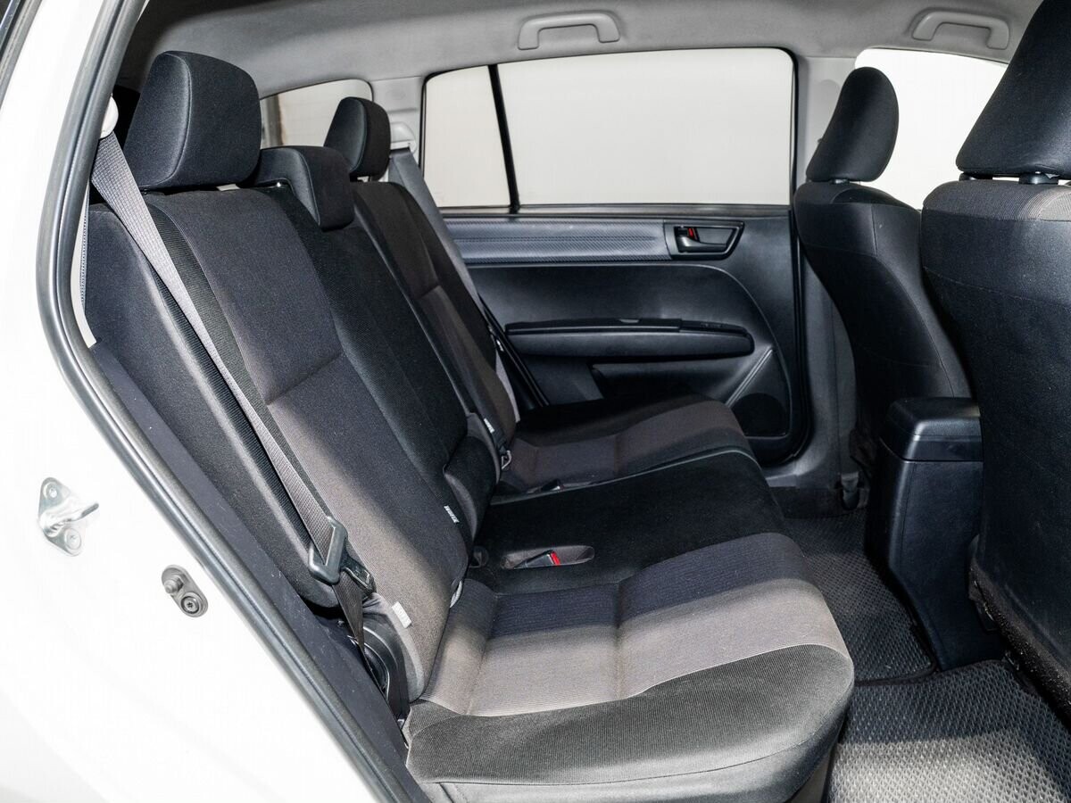 Toyota Corolla Fielder 2014 - фото автомобиля