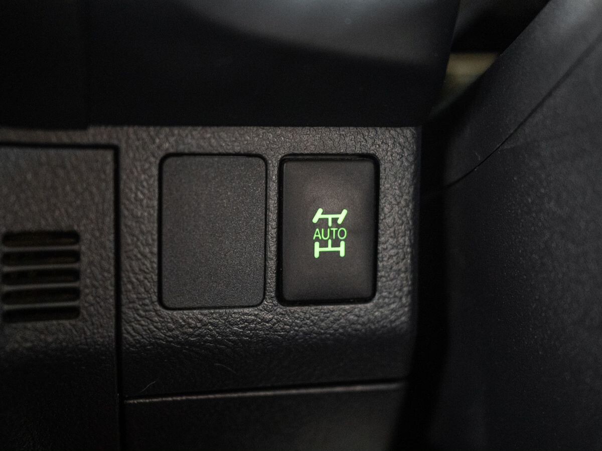 Toyota Wish 2010 - фото автомобиля