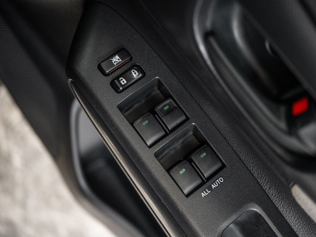 Toyota Wish 2010 - фото автомобиля
