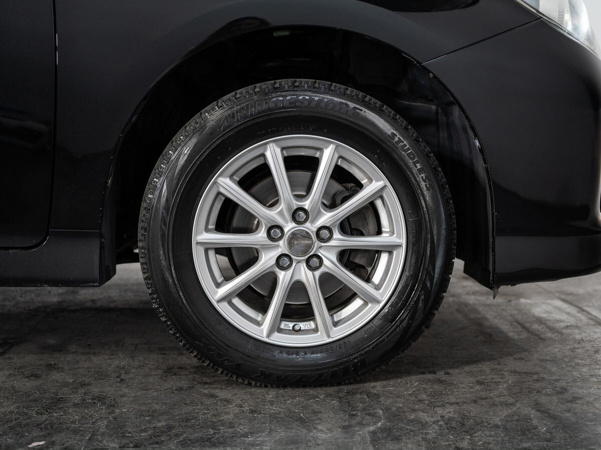Toyota Wish 2010 - фото автомобиля
